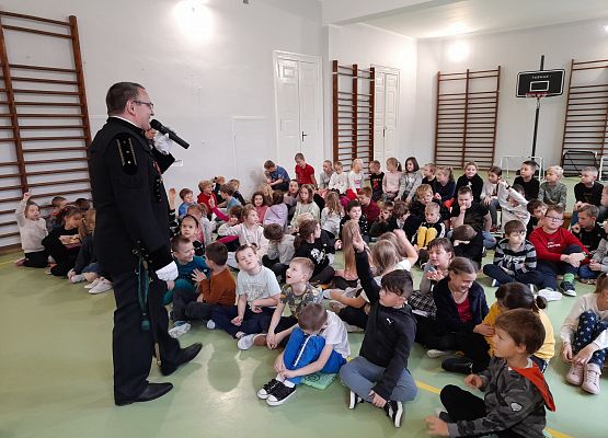 Grafika 5: Górnik z wizytą w szkole