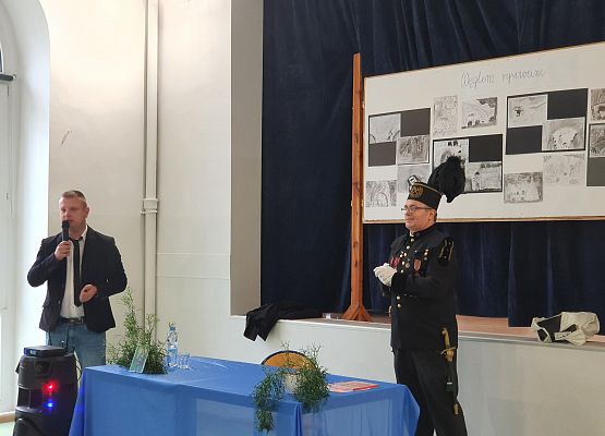 Grafika 6: Górnik z wizytą w szkole