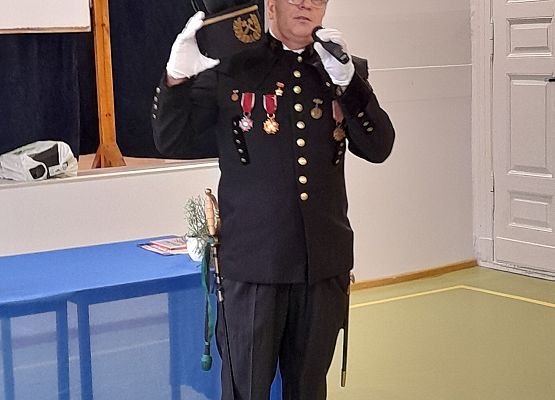 Grafika 9: Górnik z wizytą w szkole