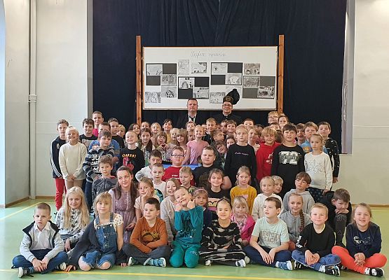 Grafika 13: Górnik z wizytą w szkole