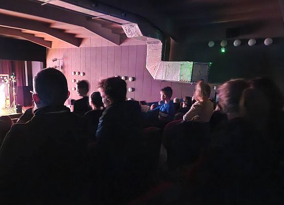 Nasi uczniowie na spektaklu "Piotruś Pan" w kinie "Fregata" 8