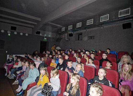 Nasi uczniowie na spektaklu "Piotruś Pan" w kinie "Fregata" 19