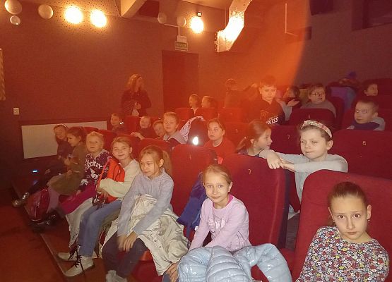 Nasi uczniowie na spektaklu "Piotruś Pan" w kinie "Fregata" 23