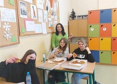 Grafika 3: Obchody Międzynarodowego Dnia Pizzy w klasie VIIIa