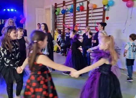 Grafika 1: Dyskoteka karnawałowa