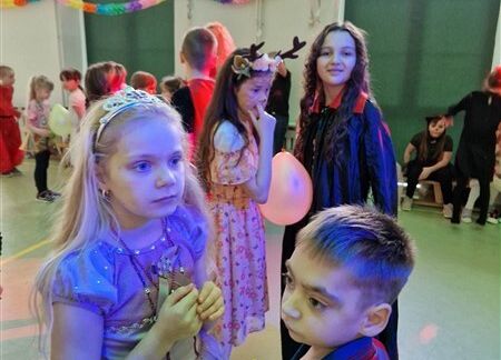 Grafika 16: Dyskoteka karnawałowa