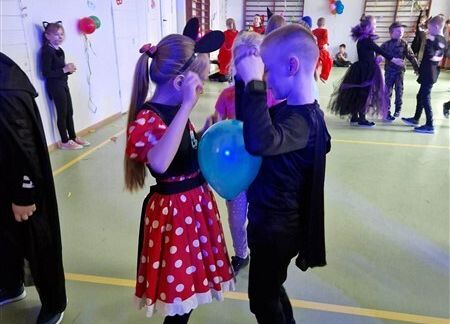 Grafika 20: Dyskoteka karnawałowa