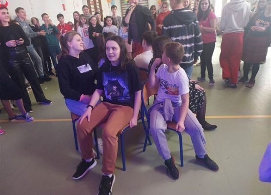 Grafika 25: Dyskoteka karnawałowa