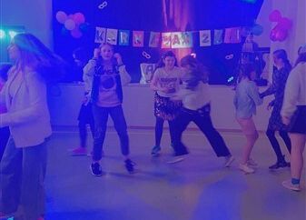 Grafika 47: Dyskoteka karnawałowa