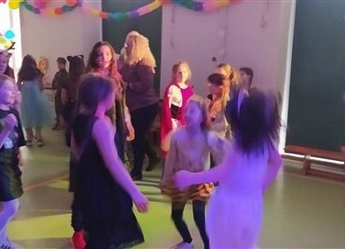 Grafika 128: Dyskoteka karnawałowa