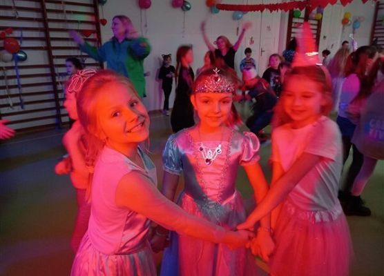 Grafika 130: Dyskoteka karnawałowa