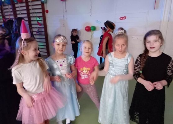 Grafika 135: Dyskoteka karnawałowa