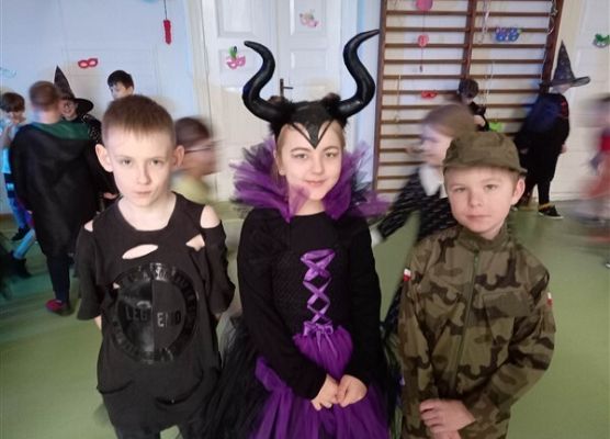 Grafika 137: Dyskoteka karnawałowa