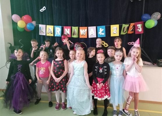 Grafika 141: Dyskoteka karnawałowa