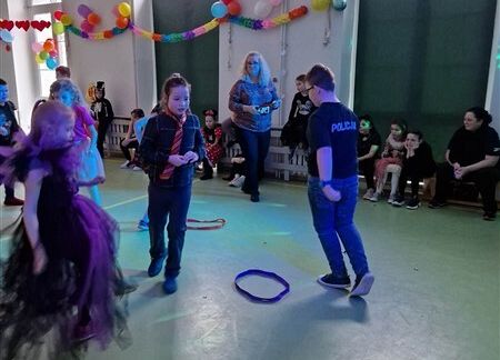 Grafika 55: Dyskoteka karnawałowa