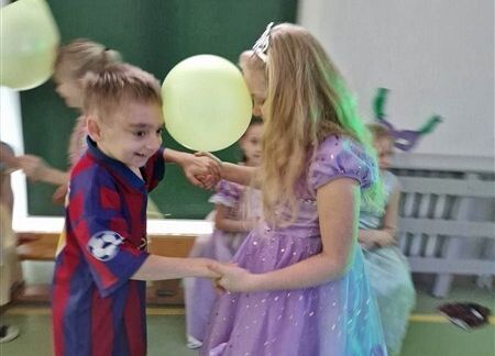 Grafika 59: Dyskoteka karnawałowa