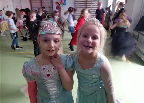 Grafika 145: Dyskoteka karnawałowa