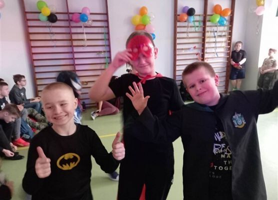 Grafika 146: Dyskoteka karnawałowa