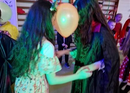 Grafika 68: Dyskoteka karnawałowa