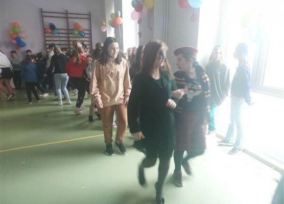 Grafika 82: Dyskoteka karnawałowa