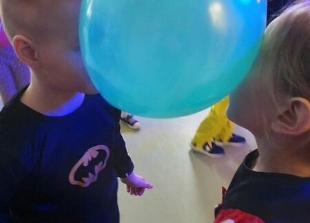 Grafika 87: Dyskoteka karnawałowa