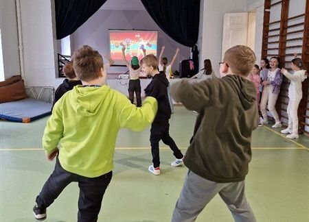 Grafika 43: Dzień Gier Komputerowych i Planszowych w szkole w Wicku