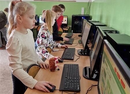 Grafika 61: Dzień Gier Komputerowych i Planszowych w szkole w Wicku