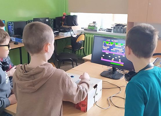 Grafika 141: Dzień Gier Komputerowych i Planszowych w szkole w Wicku