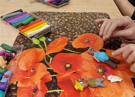 Grafika 15: Co na polskim dziś robimy? Lepimy, tworzymy…