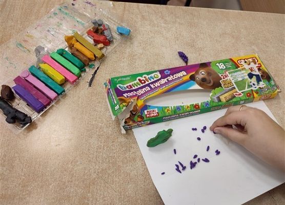 Grafika 17: Co na polskim dziś robimy? Lepimy, tworzymy…