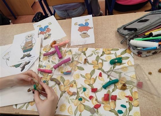 Grafika 19: Co na polskim dziś robimy? Lepimy, tworzymy…