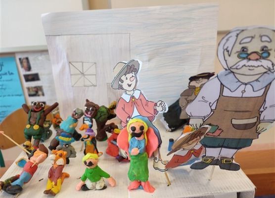 Grafika 54: Co na polskim dziś robimy? Lepimy, tworzymy…