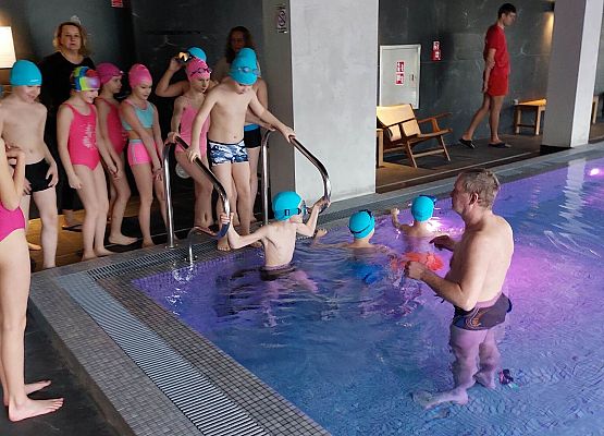 Zajęcia na basenie kl. IIIA