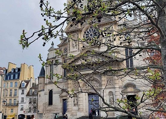 Grafika 4: Relacja z ostatniego dnia wycieczki do Paryża