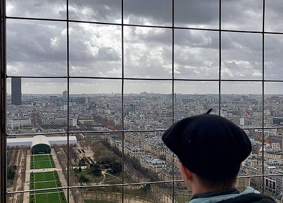 Grafika 3: Relacja z ostatniego dnia wycieczki do Paryża