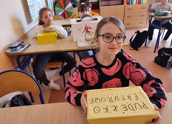 Grafika 10: Lektura w pudełku – „Akademia Pana Kleksa” na lekcjach polskiego  w kl. IV a
