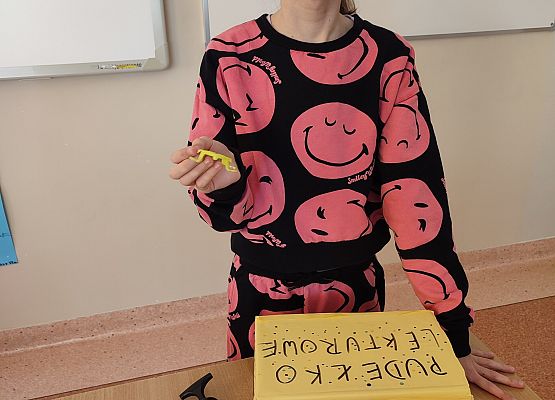 Grafika 27: Lektura w pudełku – „Akademia Pana Kleksa” na lekcjach polskiego  w kl. IV a