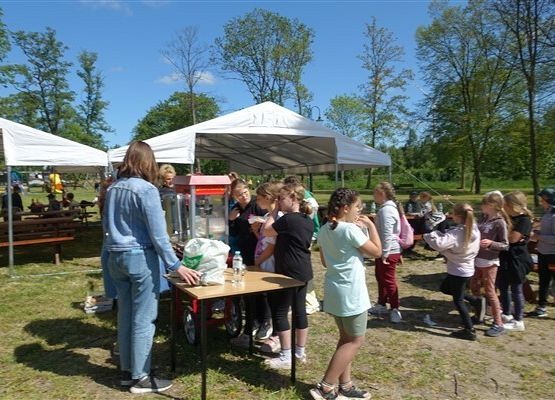 Grafika 18: Obchody Dnia Dziecka w szkole w Wicku -  2 czerwca 2023