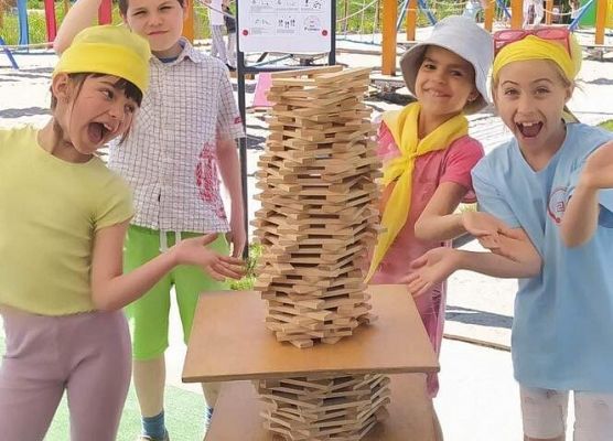 Grafika 6: Czerwcowa wycieczka kl. IA i IIIA do Costerina Park