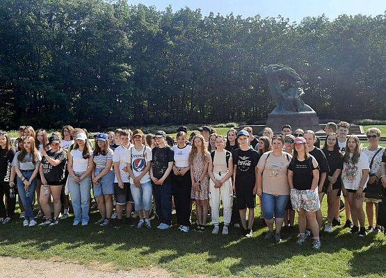 Grafika 2: Wycieczka do Warszawy klas ósmych - krótka relacja z drugiego dnia pobytu w stolicy