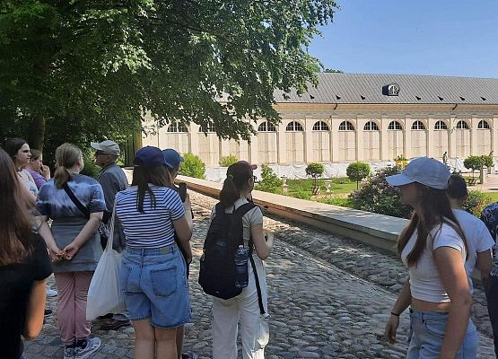 Grafika 7: Wycieczka do Warszawy klas ósmych - krótka relacja z drugiego dnia pobytu w stolicy