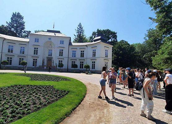 Grafika 11: Wycieczka do Warszawy klas ósmych - krótka relacja z drugiego dnia pobytu w stolicy