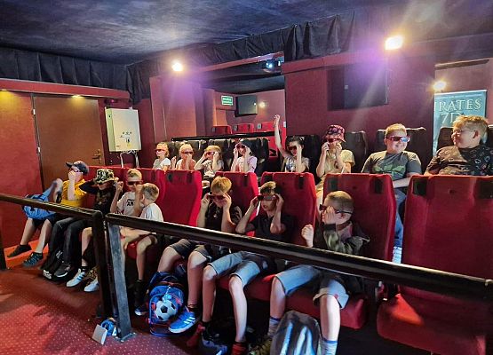 Grafika 4: Czerwcowa wycieczka kl. IIIB do Łeby