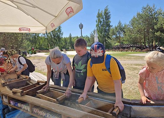 Grafika 7: Czerwcowa wycieczka kl. IIIB do Łeby
