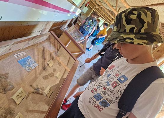 Grafika 11: Czerwcowa wycieczka kl. IIIB do Łeby