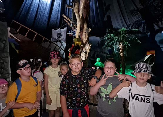 Grafika 18: Czerwcowa wycieczka kl. IIIB do Łeby