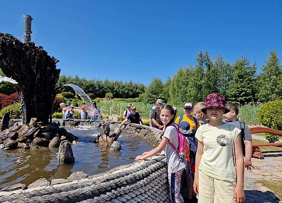 Grafika 36: Czerwcowa wycieczka kl. IIIB do Łeby