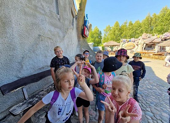 Grafika 63: Czerwcowa wycieczka kl. IIIB do Łeby