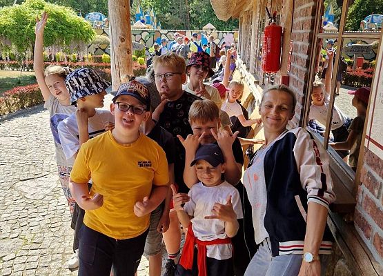 Grafika 74: Czerwcowa wycieczka kl. IIIB do Łeby