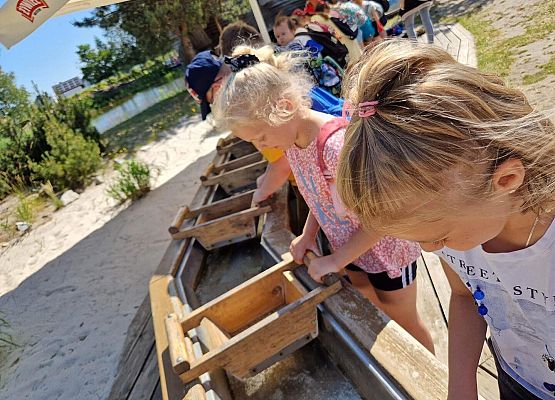 Grafika 75: Czerwcowa wycieczka kl. IIIB do Łeby